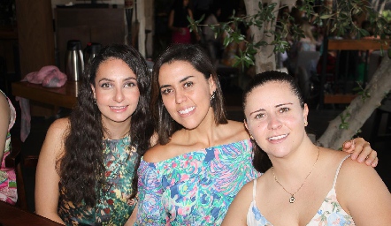  Mariana Padrón, Ale Valle y Georgina Rivera.