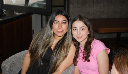  Ale Palau y Sofía Zúñiga.