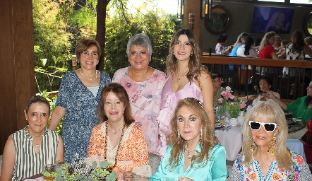  Norma Meza, Araceli Moreno, Sofía Muñiz, Margarita Acebo, Beatriz Ortuño, Juli Abud y Chayo Ortuño.