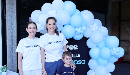  Andrea Naya, Daniela Hernández y Pablo Almazán.