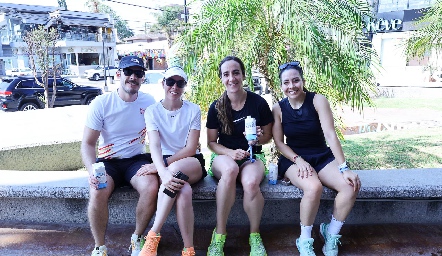 . Eugenio Martínez, Montse Ortuño, Cristina Muñoz y Laura Saldaña