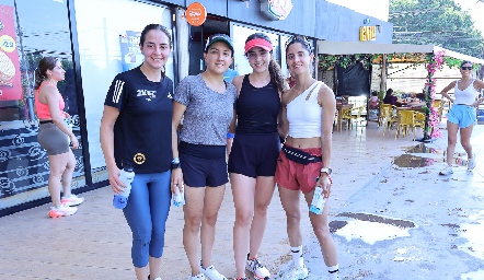  Fau Reynoso, Andrea Lázaro, Sara Aldasoro y Xime Stevens.