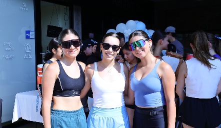  Valeria Jasso, Mar del Valle y Angélica Rivera.