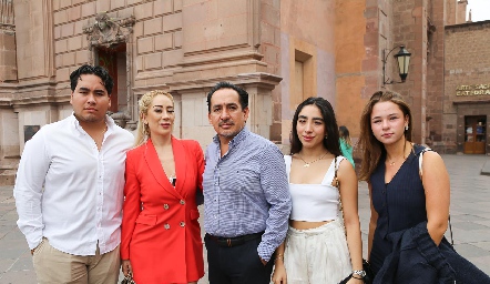  Rogelio Olvera, Martha Álvarez, Rogelio Olvera, Frida y María.