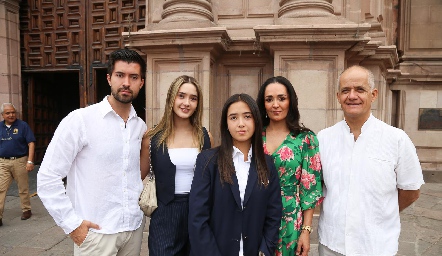  Poncho Herrera Marina Herrera, Regina Herrera, Marina Mendoza y Alfonso Herrera.