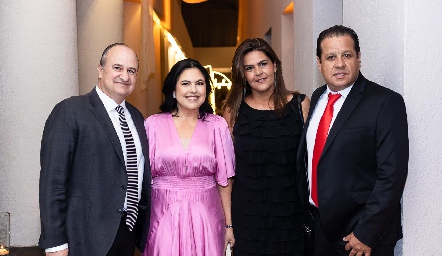  Alejandro Cambeses, Christiann Esper, Gaby Díaz Infante y Mauricio Vera.