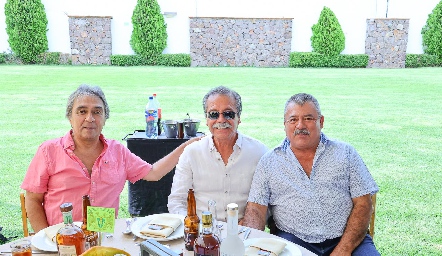  Víctor Calzada, Alberto Martínez y Tomás Castro.