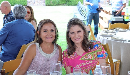  Claudia y Cristina Ortuño.
