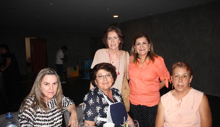  Laura Puente, Lourdes Solís, Esperanza Ruiz, Adriana González y Mónica Palau.
