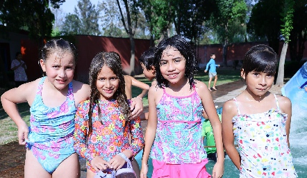  Marieli, Elena, Paola y Fernanda.