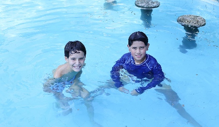  Emiliano Sánchez y Mateo Echeverría.