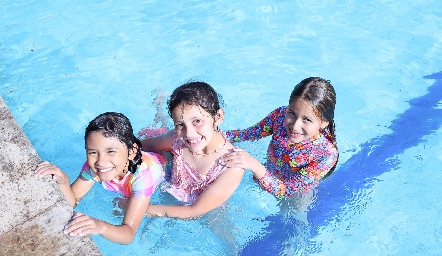  Sofía, Mari Carmen y Elena.