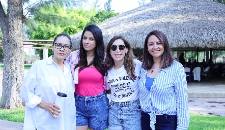  Angélica Arroyo, Yanai Landeros, Vivian Abud y Eva Olguín.