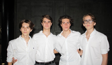  Daniel, Patric, Ricardo y Gianluca Corni.