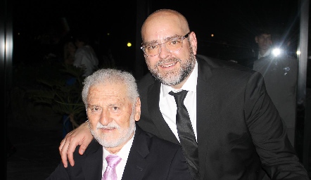  Dr. Arturo Olvera y Arturo Olvera.
