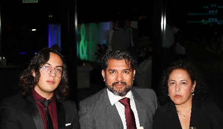 Victo, Victorino y Yolanda.