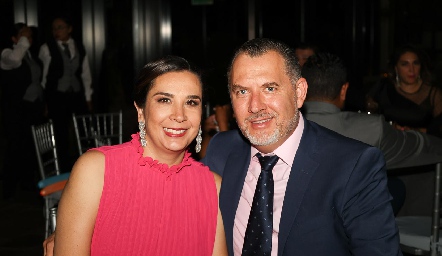  Enrique y Lucía.