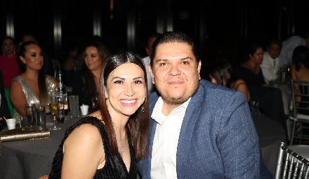  Caro de los Santos y Eduardo García.
