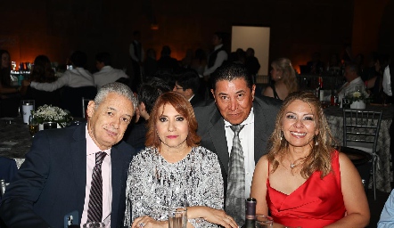  Esther Alfaro, Maricela Zarate, Miguel Sauceda y Clau Garcia.