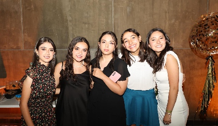  María Regina Estrada, Marifer Orta, Andrea Alvarado, Dani Pruneda y Ana Pau Mahbub.