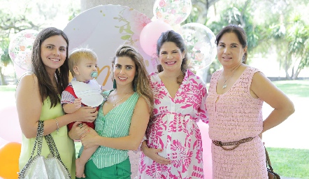  Marisol Cabrera, Isa Garza con su hijo Jorge, María José Díaz y Margarita Martínez.