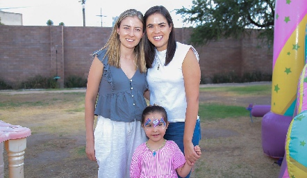  Elizabeth Treviño, July Valley Valentina Suárez.