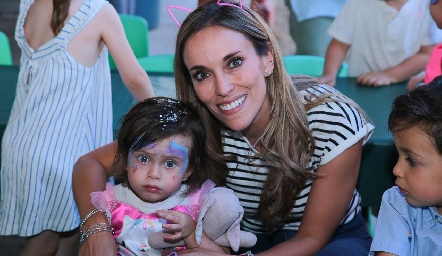  Sofía y Daniela.