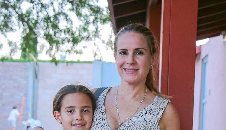  Vale, María y Michelle Baeza.