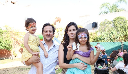  Macarena, Arturo, Ximena y Camila.