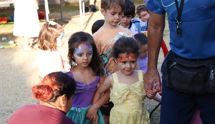  Camila y Macarena.