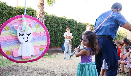  Camila.
