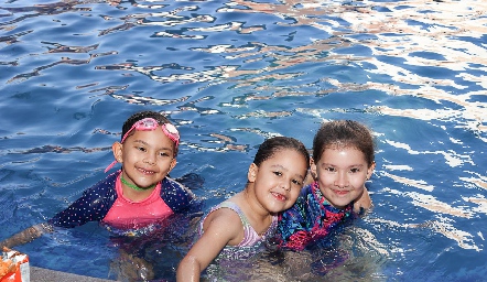  Miranda, Xadi y Nerea.