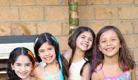  Xaviera Pérez, Ana Pau, Ana Paula Gómez y Regina.