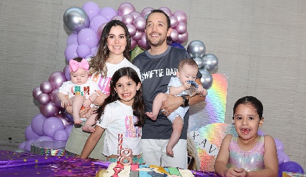  Mauro Rodríguez, Fernanda Pérez y Xaviera Rodríguez .