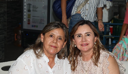  Elvia y Meli Cerda.