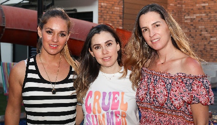  Fernanda Pérez, María Torres y Eunice Camacho.