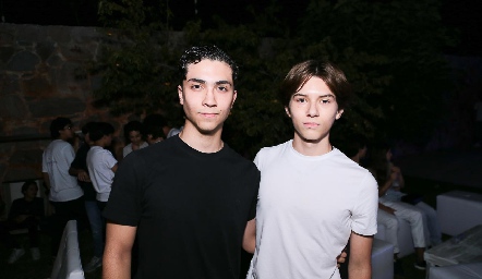  Alberto Eternod y Alfredo Gallegos.