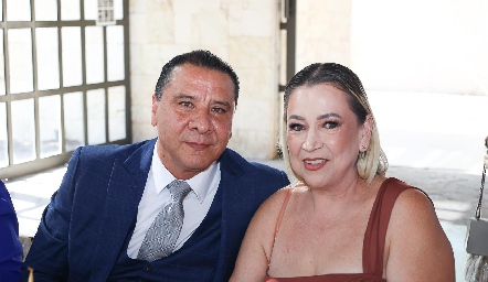 Alberto Hernández y Rebeca Colón.