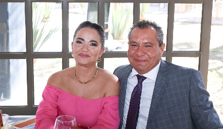  Mireya Magaña y Juan Antonio Hernández .