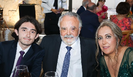  Enrique Contreras, Ricardo Contreras y Cinthia Barragán.