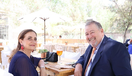  Cristina y Patricio Mendizabal.