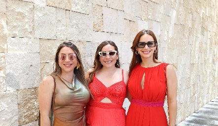  Montse Elizondo, Arantza Elizondo y Claudia Dibildox.