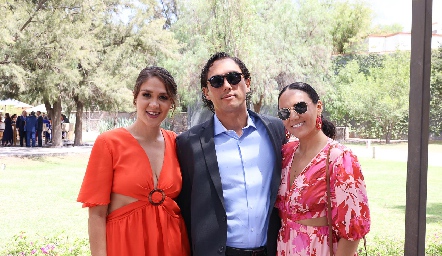  María Chávez, Alejandro y Brisia.