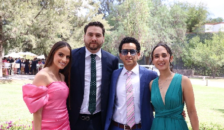  Ana Sofía, Héctor, Diego y Kaory.