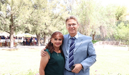  Valeria Torres y Gustavo Islas.