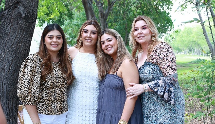  María José Motilla, Isa Motilla, Ana Gaby Motilla y Gabriela Lozano.