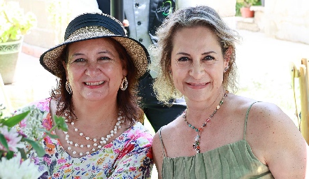  Roxana González y Alejandra Medina.