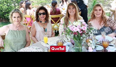  Roxana Gonzalez, Mercedes Morales, Carmen Leos y Gabriela Lozano.