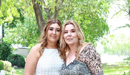  Ana Gaby Motilla con su mamá Gabriela Lozano.