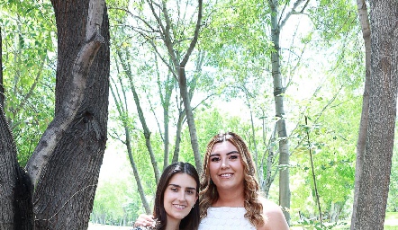  Isabel Pérez y Ana Gaby Motilla.